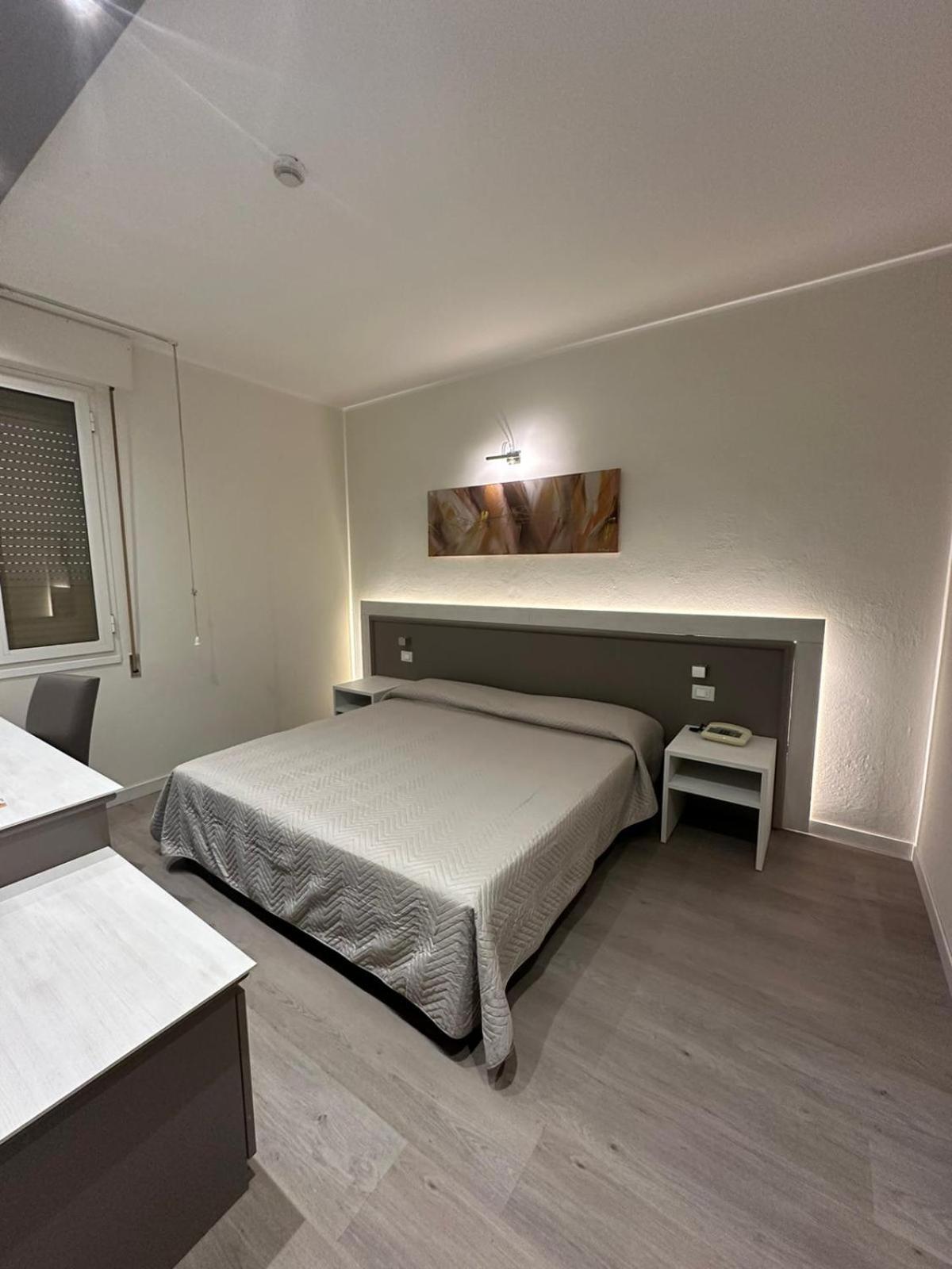 Confidence Hotel Europa Cento  Exteriér fotografie